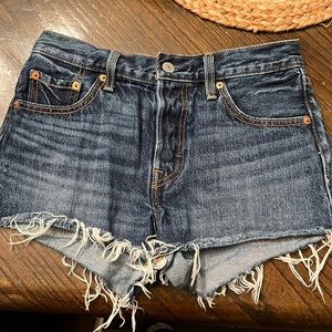 Levi shorts cut off look high waisted